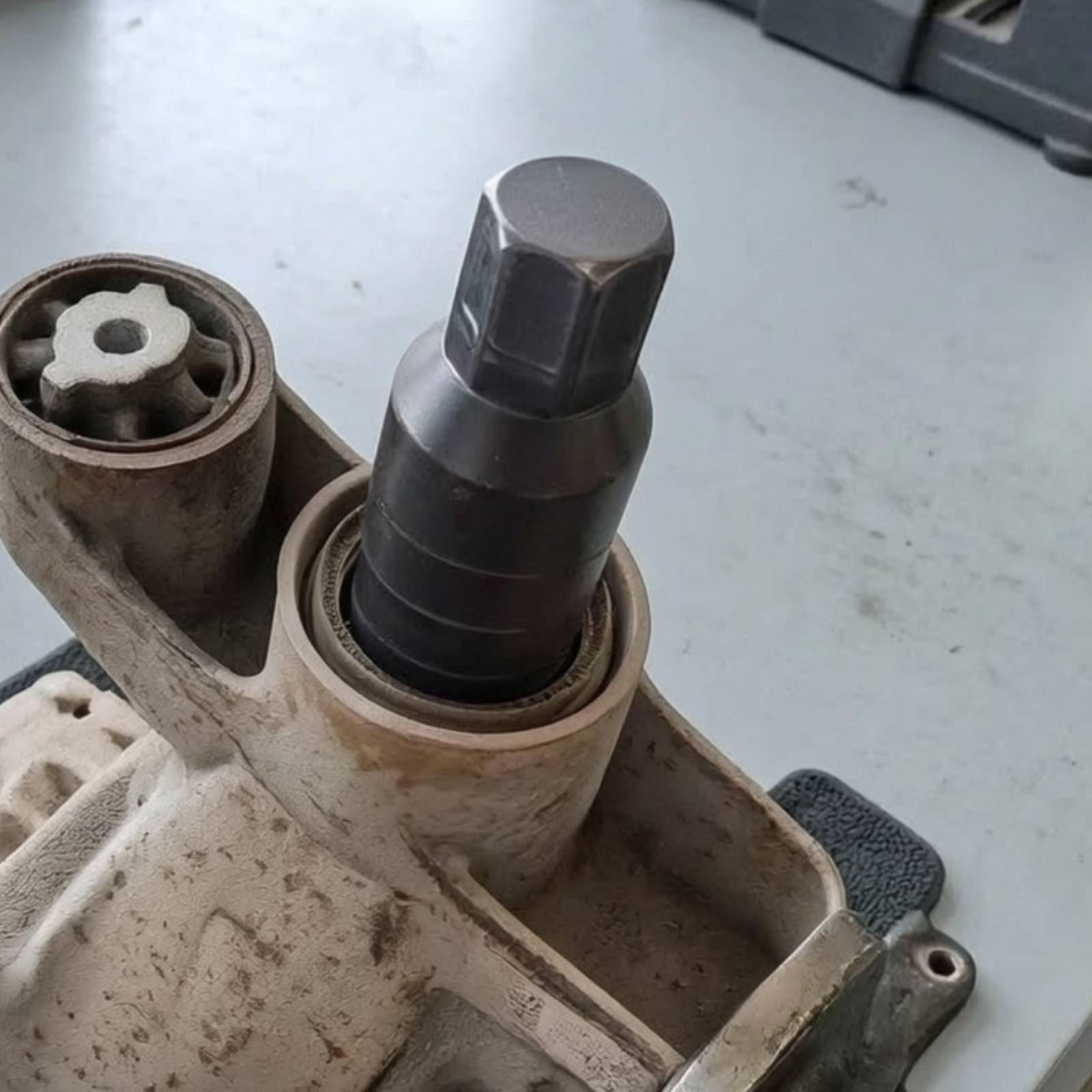 Sleutelhuls met lipjes, matzwa - Auto Repair Shops recensie en prijs